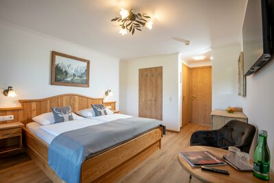 Zimmermann, Garni-Hotel-Pension