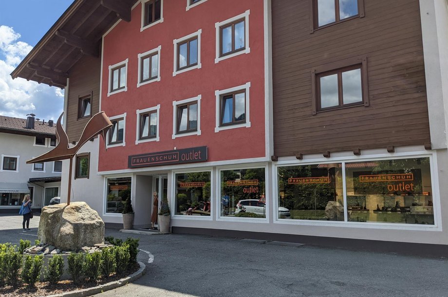 Frauenschuh-Outlet.jpg