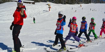 Rote Teufel Skilehrer
