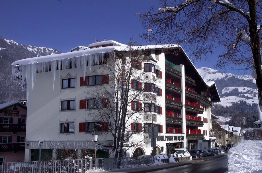 Q-Hotel-Winter.jpg