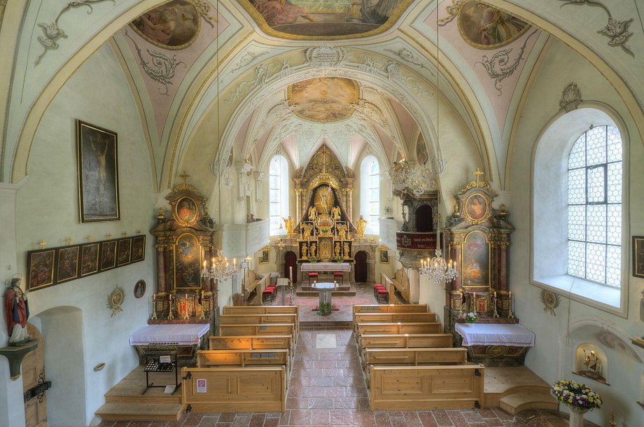 Pfarrkirche-Aurach-Winter.jpg
