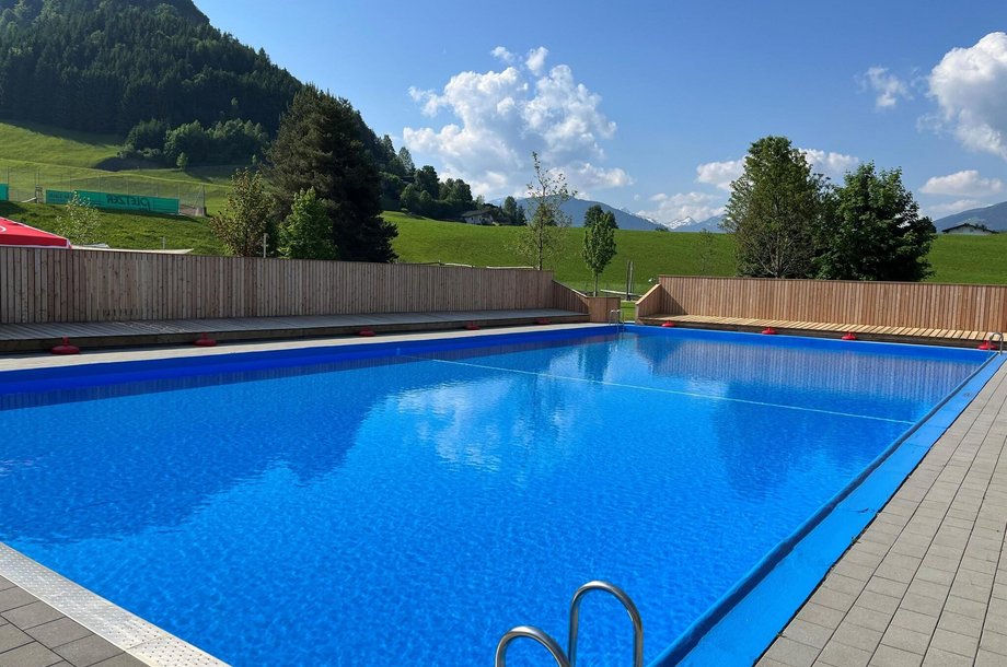 Schwimmbad-Itter2-cClarissaGuennewig.jpg