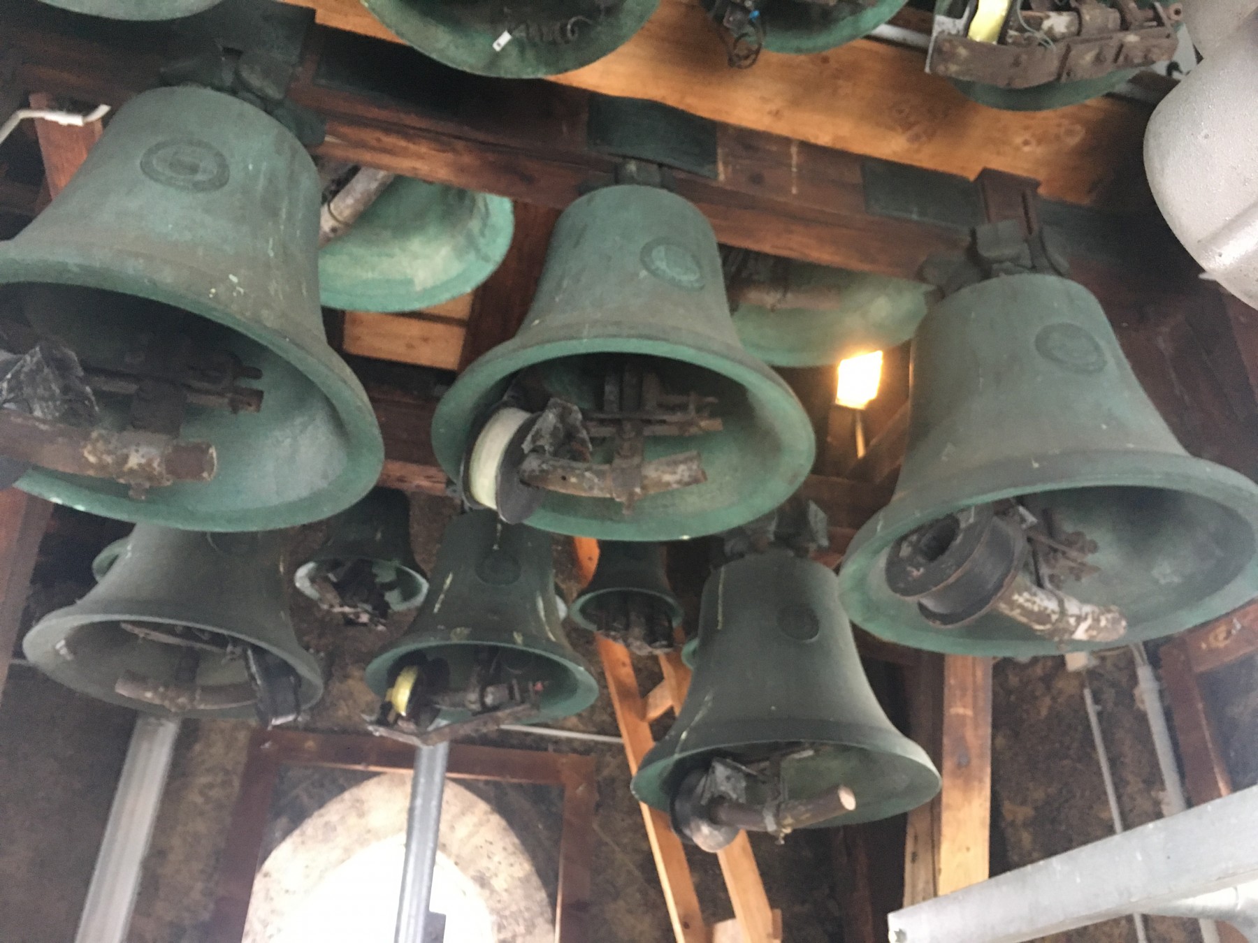 Ein Teil der 18 Glocken am Kirchturm der Katharinenkirche ©Laura Widmoser